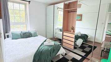 Internet, bed sheets