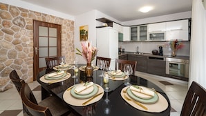 House | Dining - Peaceful Villa Near Krka Waterfalls (Skradin)