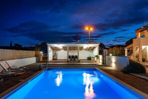 Pool - Peaceful Villa Near Krka Waterfalls (Skradin)