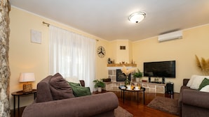 House | Living room - Peaceful Villa Near Krka Waterfalls (Skradin)