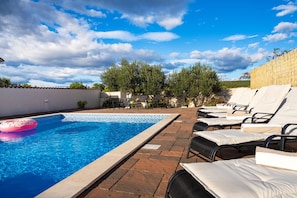 Casa | Piscina | Piscina interna, piscina externa
