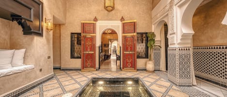 Couples treatment room(s), steam room, massages