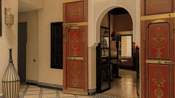 Behandelingskamers voor koppels, een stoombad, massagebehandelingen