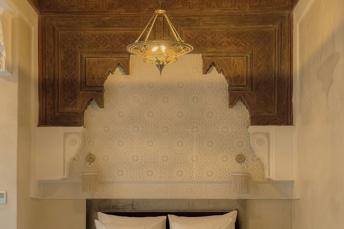 Executive Suite | Iron/ironing board, free WiFi