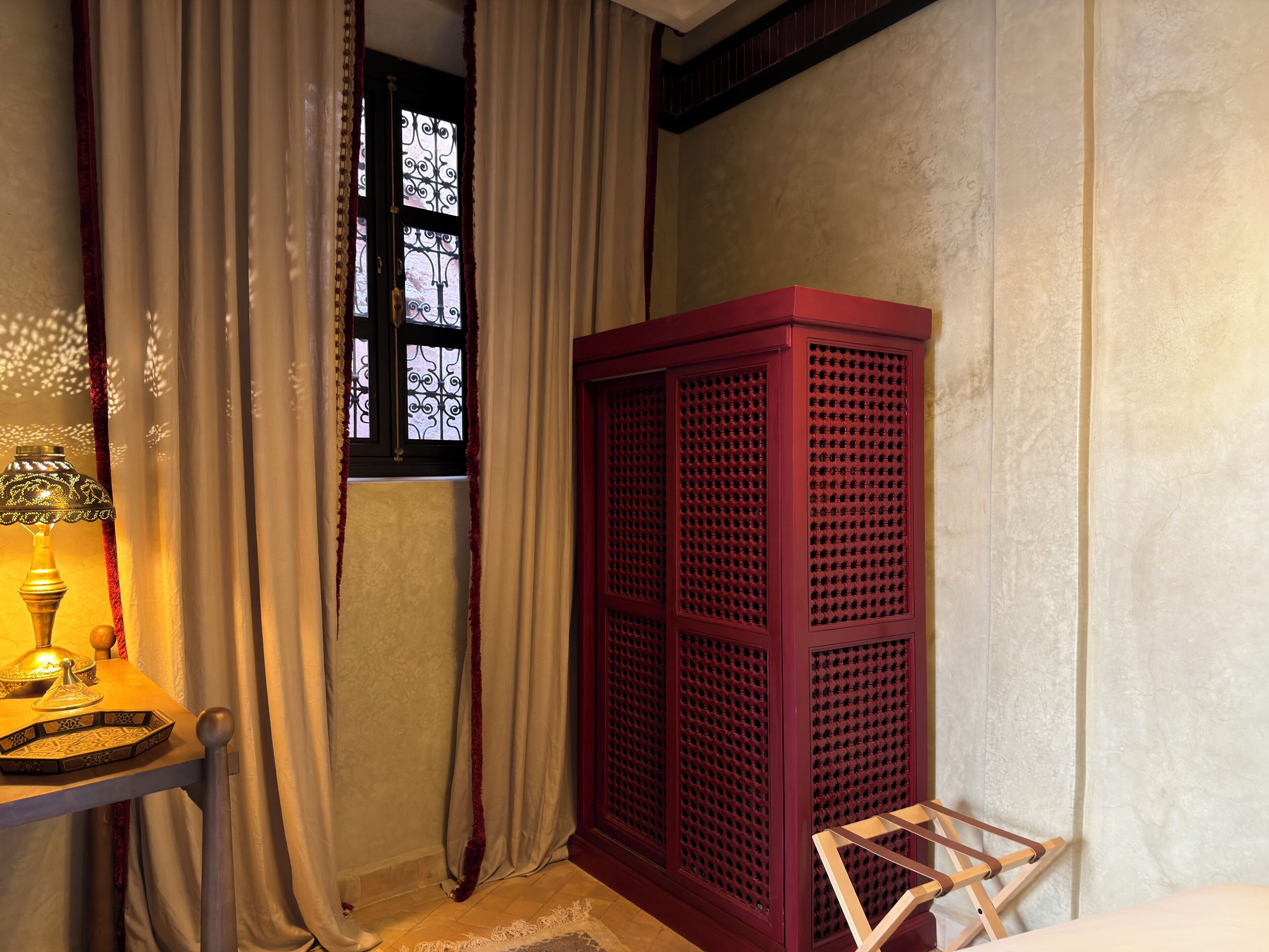 مكواة/لوح كي وواي فاي مجانًا