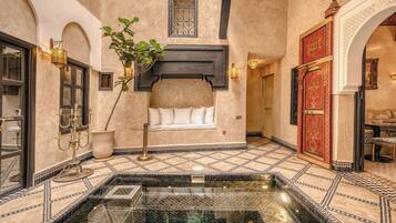 Couples treatment rooms, steam room, massages