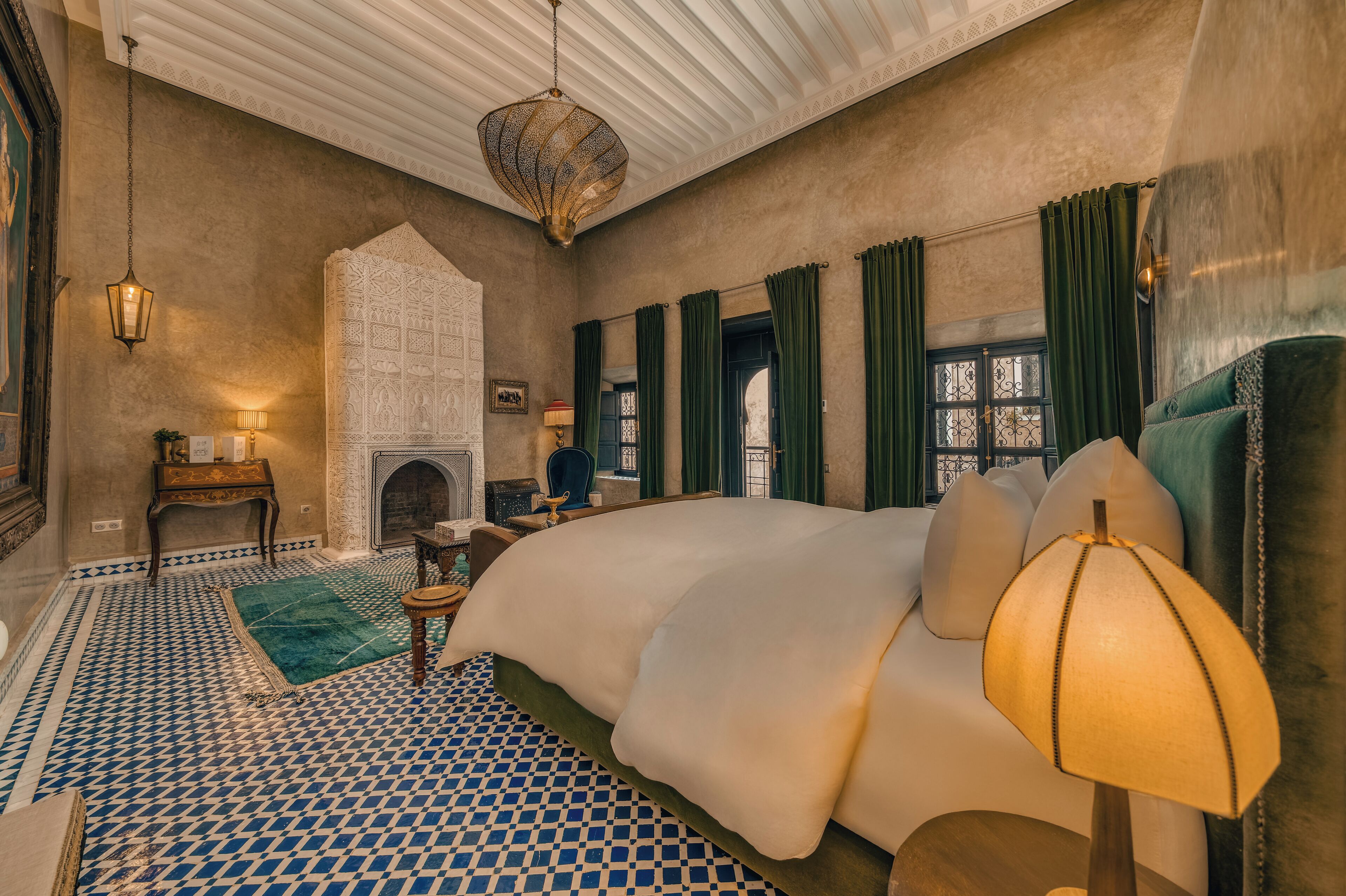 Superior Suite | Iron/ironing board, free WiFi
