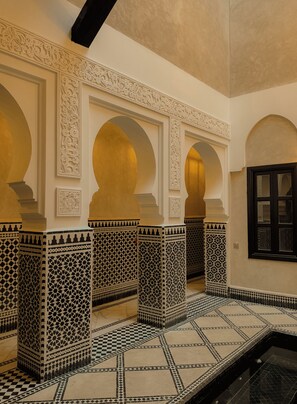 غرف معالجة الأزواج، غرفة بخار، جلسات تدليك