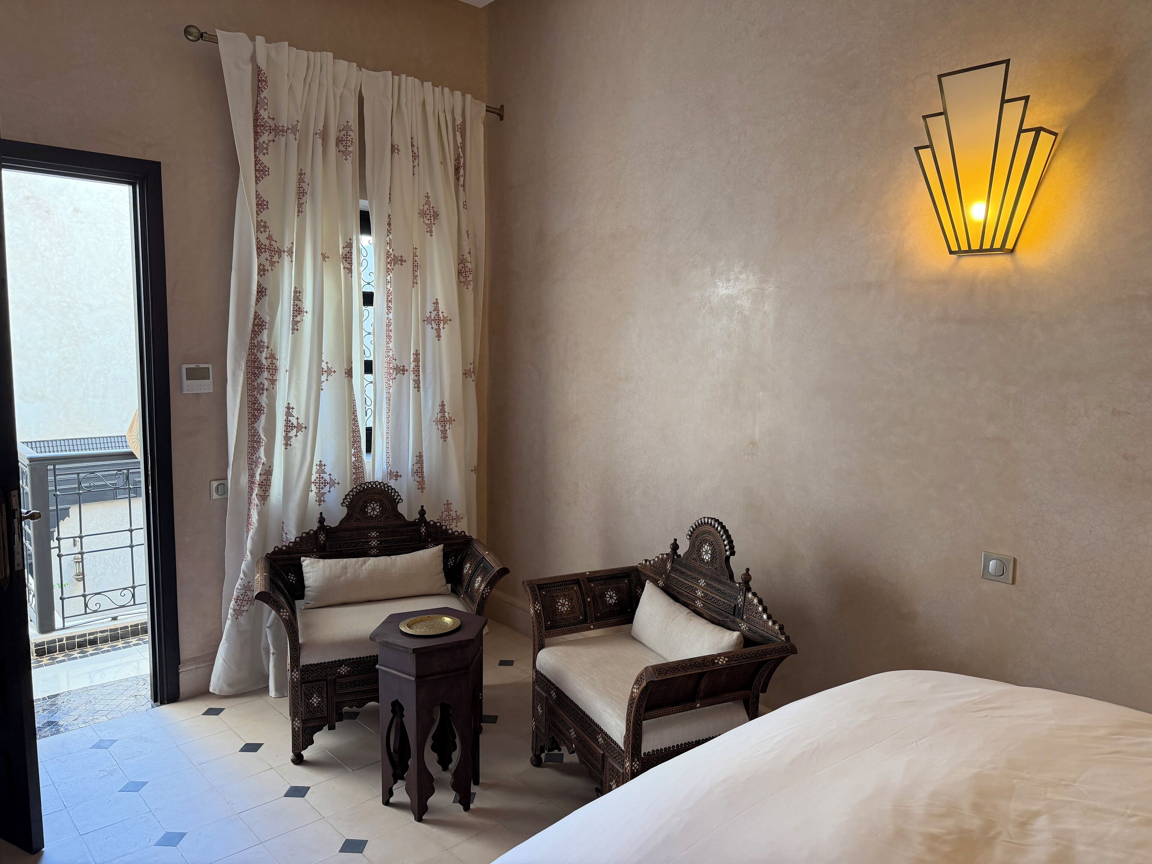 مكواة/لوح كي وواي فاي مجانًا