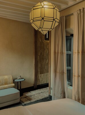 مكواة/لوح كي وواي فاي مجانًا