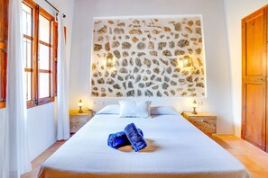 1 bedroom, iron/ironing board, free WiFi, bed sheets - Casita de montaña cerca del mar ideal senderismo (Fornalutx)