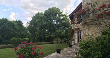 Bed and Breakfast 'Chambre Chez L'habitant - 2' with Mountain View and Wi-Fi