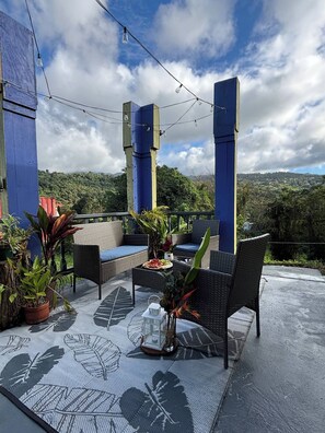 Casa, 3 habitaciones, con acceso para personas discapacitadas, patio | Terraza o patio