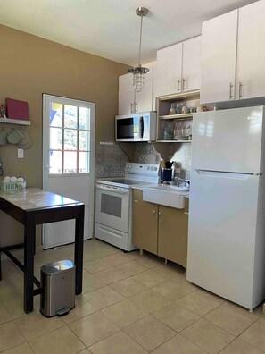 Casa, 3 habitaciones, con acceso para personas discapacitadas, patio | Interior