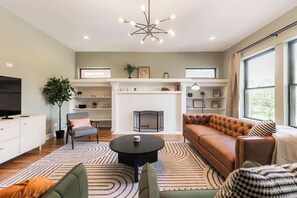 Televisión y oficina 