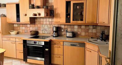 Doppelhaushälfte mit großem Garten und Terrasse