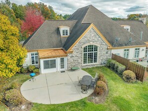 Unclassified image, 5 of 62, button