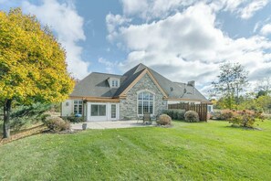 Unclassified image, 3 of 62, button