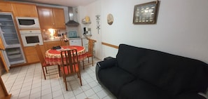 Interior - Collioure Waterfront, T3, sea view, large terrace, beach, parking (Collioure)