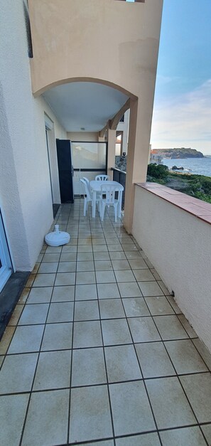 Outdoor dining - Collioure Waterfront, T3, sea view, large terrace, beach, parking (Collioure)