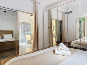 Iron/ironing board, WiFi, bed sheets - Stunning 2 bed in Sadaf 6 (Dubai)
