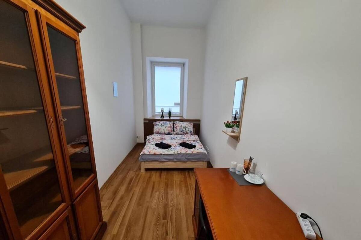 Classic Room, 1 Double Bed | Desk, laptop workspace, iron/ironing board, free WiFi