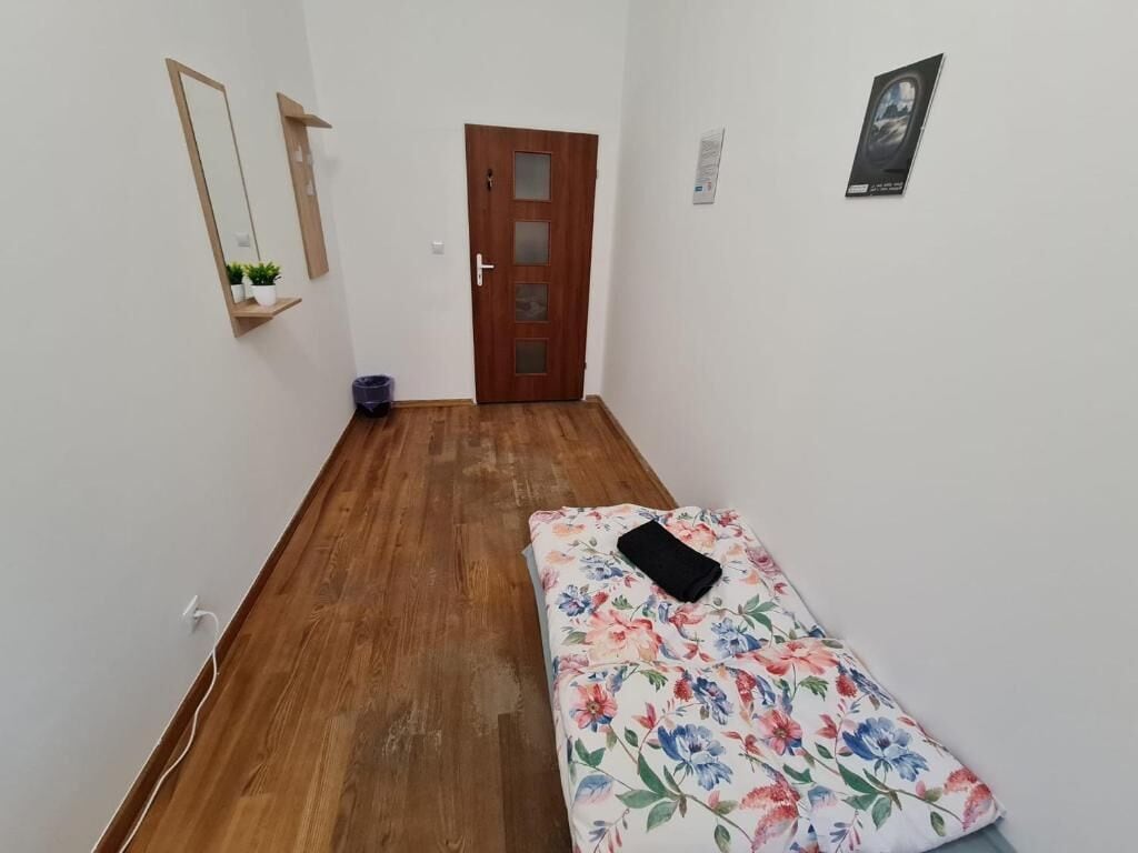 Classic-rum - 1 enkelsäng | Skrivbord, arbetsyta för laptop, strykjärn/strykbräda och gratis wi-fi