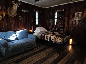 Interior - The Huntsmen (Hillsboro)