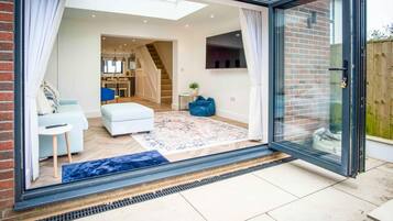 34-inch TV with digital channels