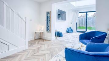 34-inch TV with digital channels