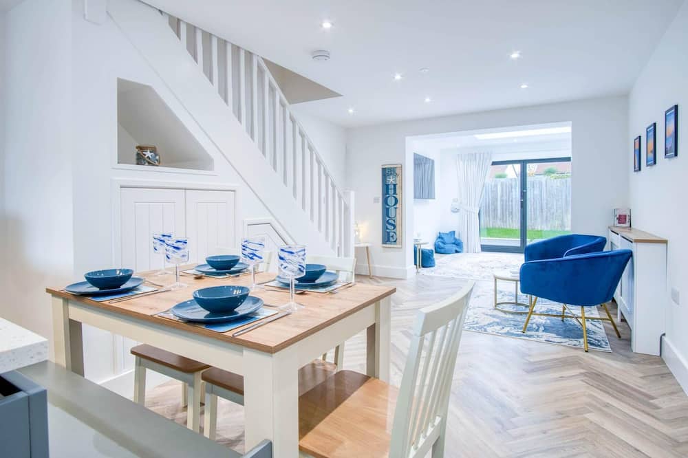 Hatherleigh Drive - 2 Bedroom House - Mumbles - Cwmbwrla Park