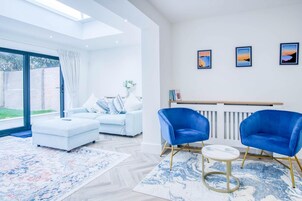 House (2 Bedrooms) | Living area | 34-inch TV with digital channels