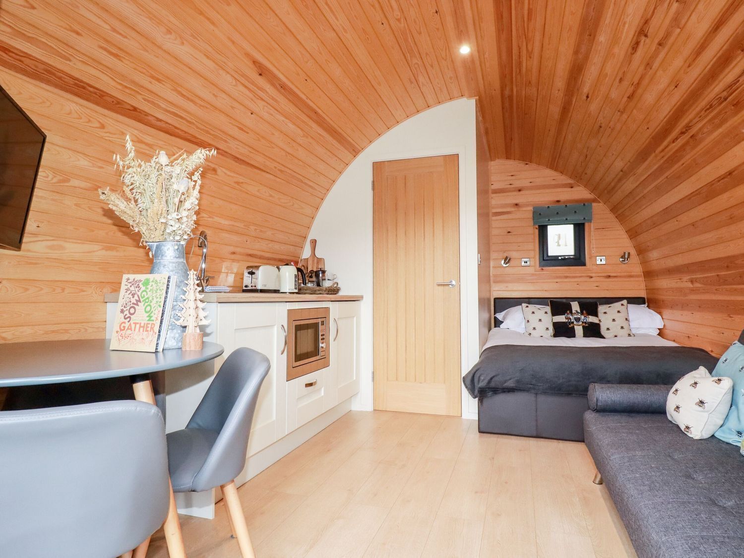 1 bilik tidur, dihias secara berasingan 