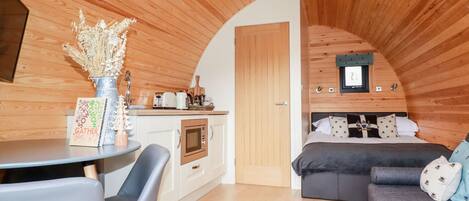 1 chambre, décoration personnalisée, ameublement personnalisé