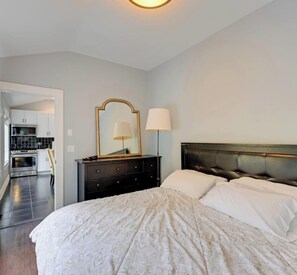 1 habitación, tabla de planchar con plancha, wifi gratis y ropa de cama 