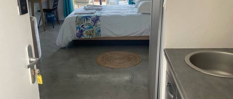 Habitación doble Confort, vista al mar | Cocina privada