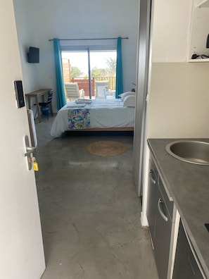 Comfort Double Room, Sea View | Private kitchen