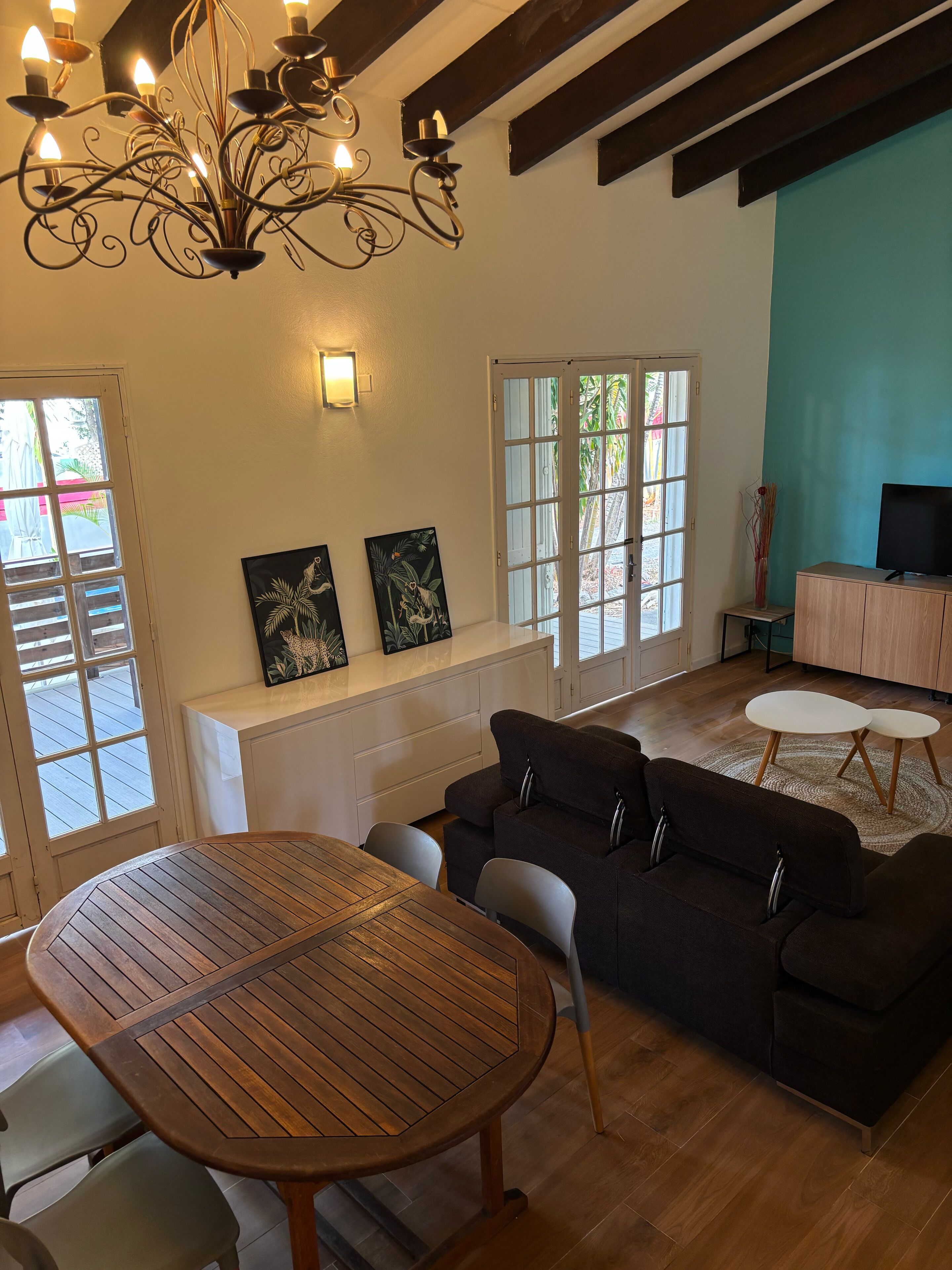 Family Villa, Pool View | Living area