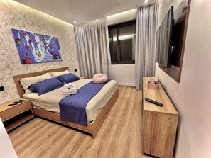 2 chambres, fer et planche à repasser, Wi-Fi gratuit, draps fournis