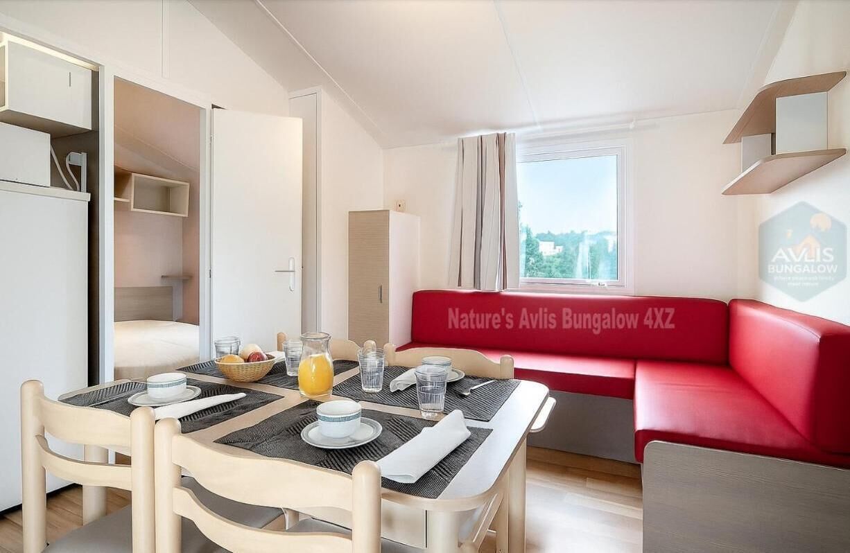 Bungalow, 2 Bedrooms, Balcony, Garden View | Living room