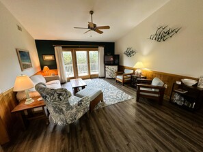 TV - KH4209 - Oceanside with 3 Bed, 2 Bath, pet friendly (Kitty Hawk)
