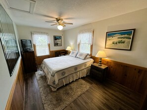 Iron/ironing board, Internet, bed sheets - KH4209 - Oceanside with 3 Bed, 2 Bath, pet friendly (Kitty Hawk)