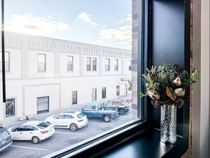 Interior - Phenomenal Downtown Two Queen Suite w/Futon & Tub (Idaho Falls)