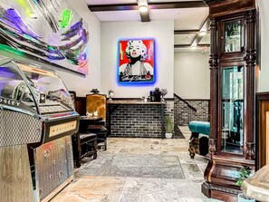 Lobby - King Suite w/Golf Downtown at the Virginia Grand (Idaho Falls)