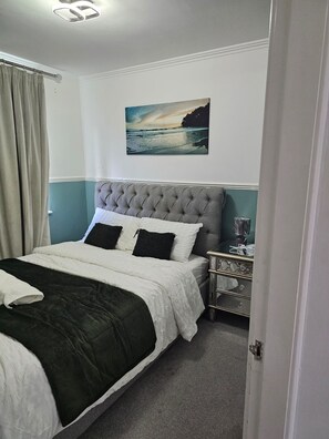 5 bedrooms, free WiFi, bed sheets