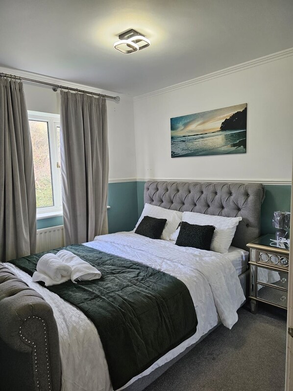 5 bedrooms, free WiFi, bed sheets