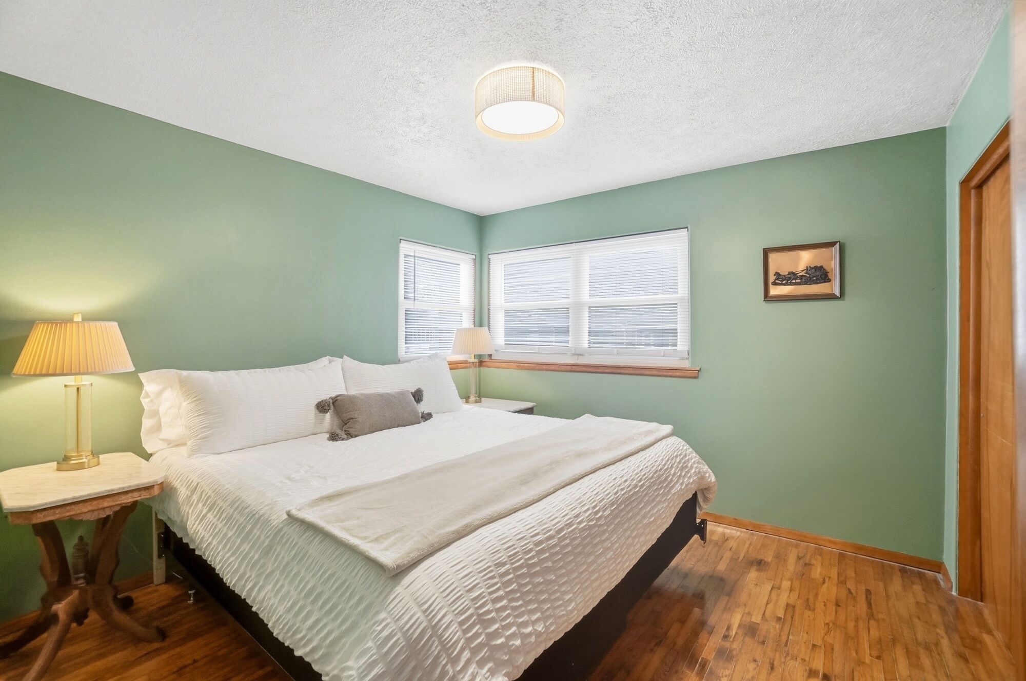 3 bedrooms, desk, travel crib, free WiFi