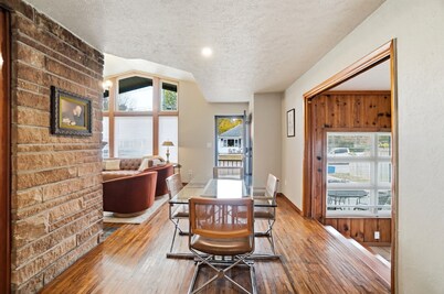 The Stoop on Spencer Drive