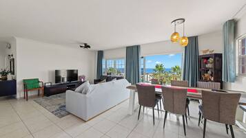 Apartment, Balcony, Ocean View | Living area
