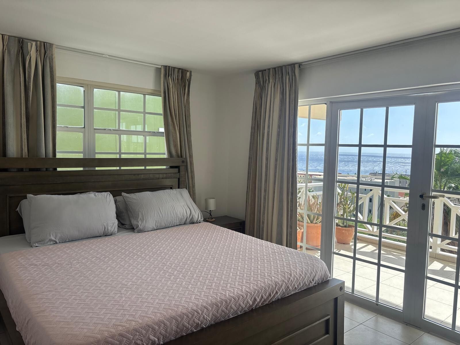 مكواة/لوح كي وواي فاي مجانًا